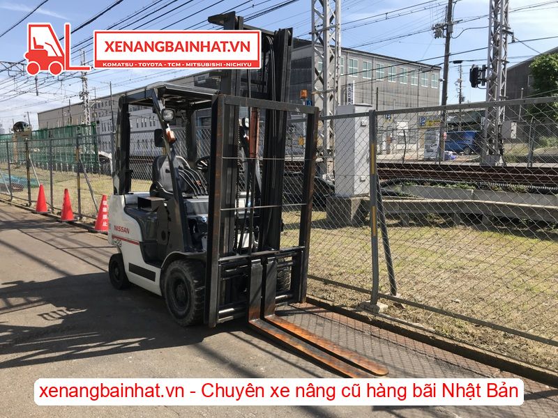 Xe nâng dầu 1.5 Tấn Nissan F1F1A15 nâng cao 4m SX 2012