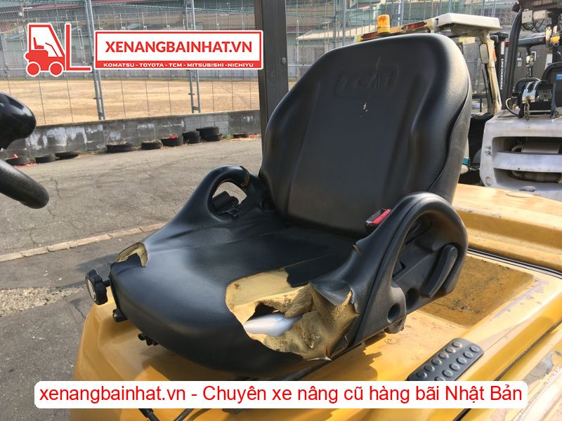 Xe nâng dầu 2 Tấn TCM FD20T13 nâng cao 4.3m triple SX 2011