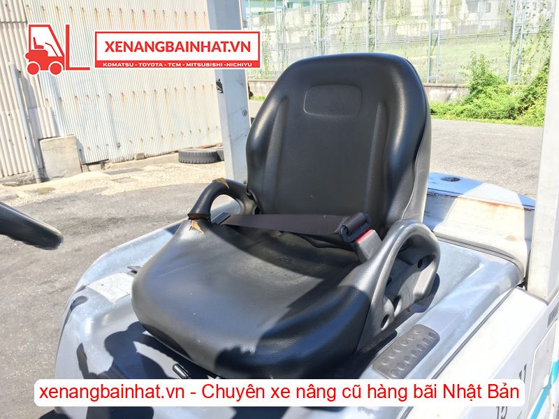 Xe nâng dầu 1.5 Tấn UNICARRIERS FD15T14 nâng cao 3m SX 2015