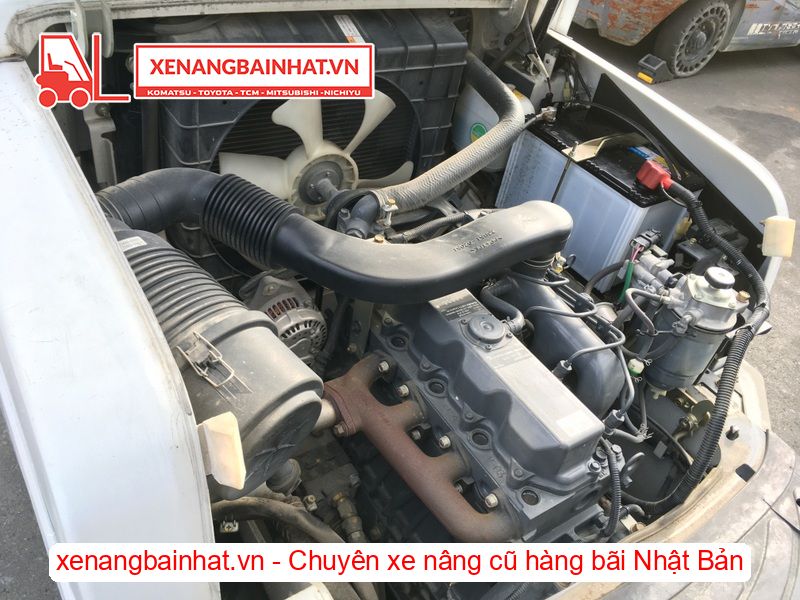 Xe nâng dầu 2.5 Tấn UNICARRIERS FD25T4 nâng cao 4.8m triple SX 2015