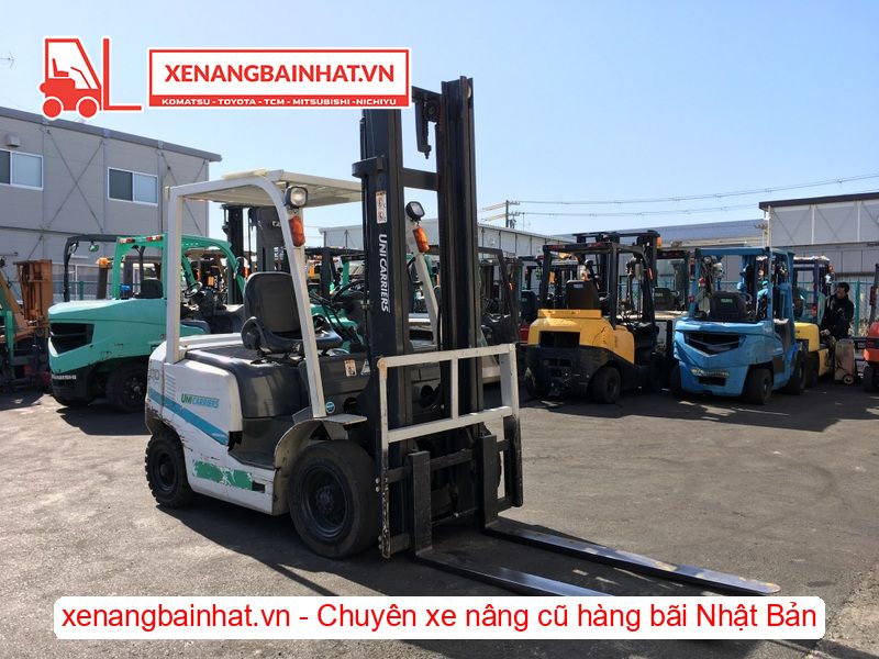 Xe nâng dầu 2 Tấn UNICARRIERS FD20T4 nâng cao 4m SX 2015