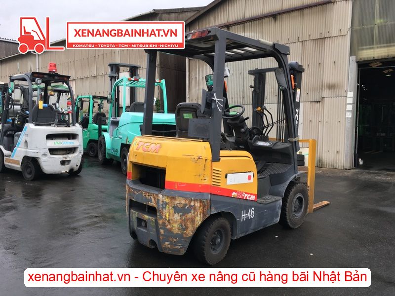 Xe nâng dầu 1.8 Tấn TCM FD18T13 nâng cao 3m SX 2013