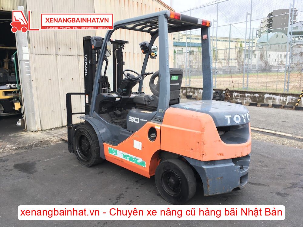 Xe nâng dầu 3 Tấn TOYOTA 02-8FD30 nâng cao 3m SX 2016