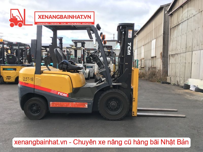 Xe nâng dầu 2.5 Tấn TCM FD25T13 nâng cao 3m SX 2012