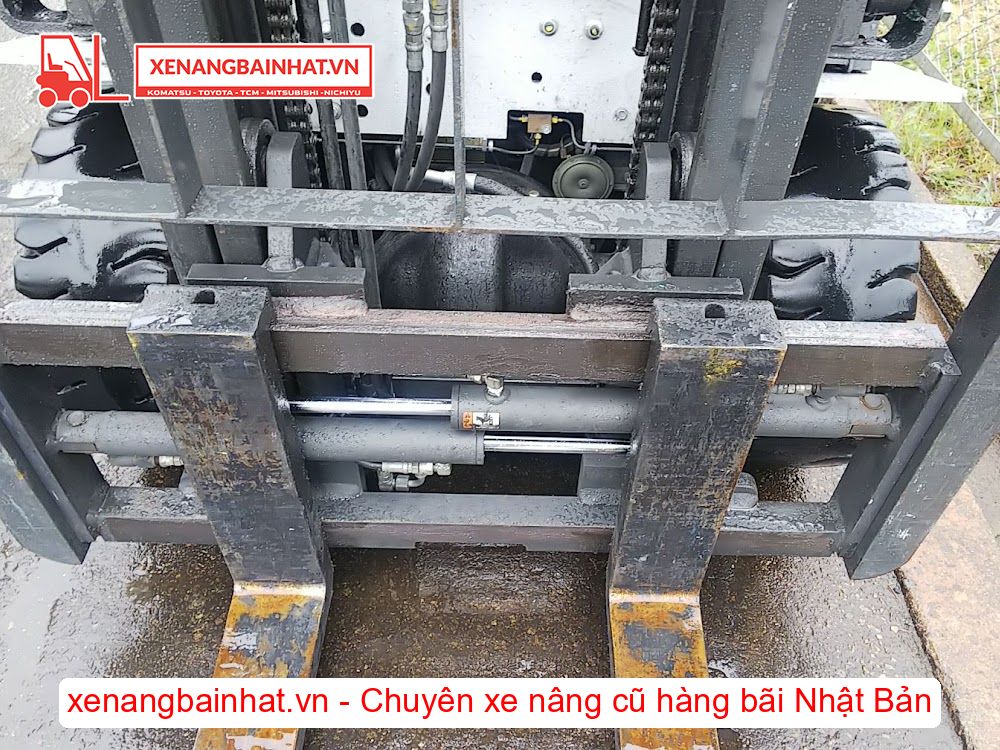 Xe nâng Điện 2 Tấn Nissan P1B2L20 (FB20) nâng cao 3m SX 2011