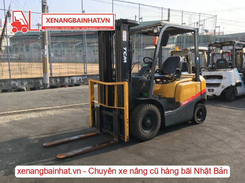 Xe nâng dầu 2 Tấn TCM FD20T13 nâng cao 4.3m triple SX 2011