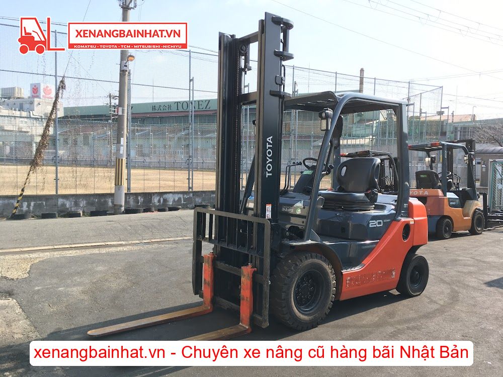 Xe nâng dầu 2 Tấn TOYOTA 02-8FD20 nâng cao 4m SX 2021