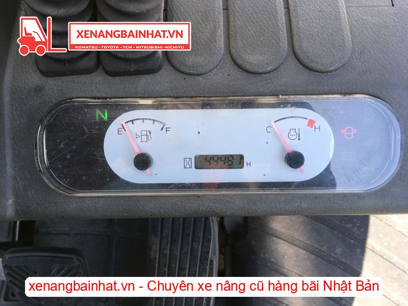 Xe nâng dầu 2 Tấn UNICARRIERS FD20T4 nâng cao 4m SX 2015