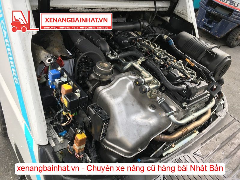 Xe nâng dầu 3 Tấn UNICARRIERS FHD30T5 nâng cao 4m SX 2016