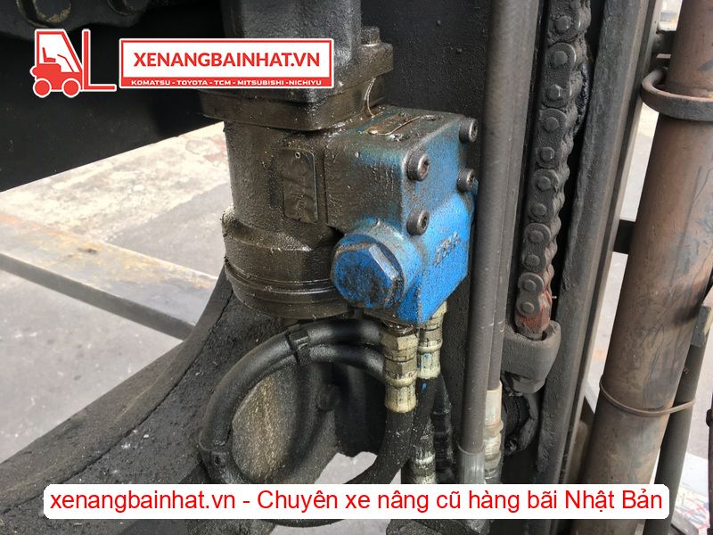 Xe nâng dầu 2.5 Tấn UNICARRIERS FD25T3Z nâng cao 4m SX 2015