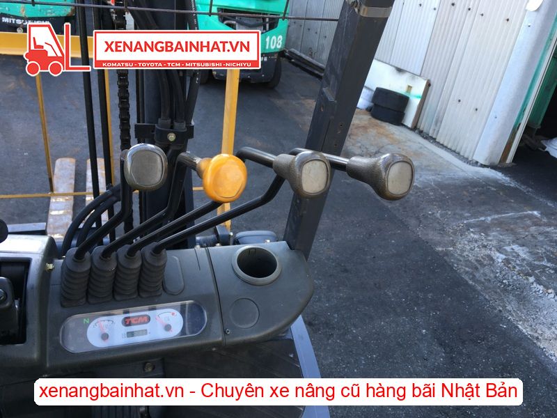Xe nâng dầu 3 Tấn TCM FD30T4 nâng cao 3m SX 2012