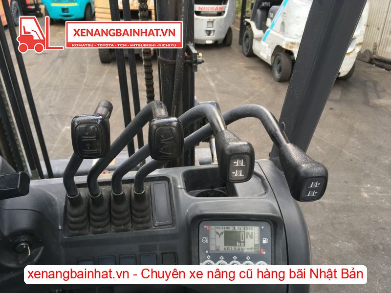 Xe nâng dầu 2.5 Tấn UNICARRIERS FHD25T5 nâng cao 3m SX 2017