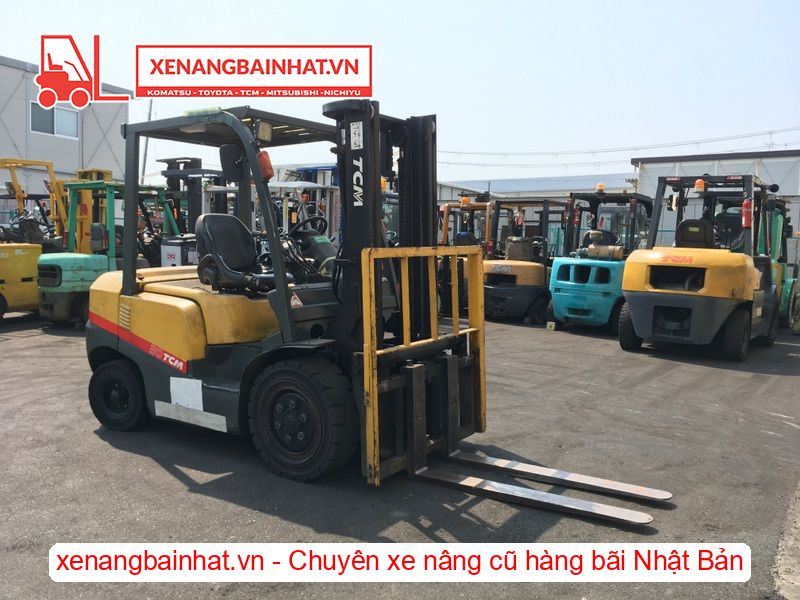 Xe nâng dầu 3 Tấn TCM FD30T3 nâng cao 3m SX 2005
