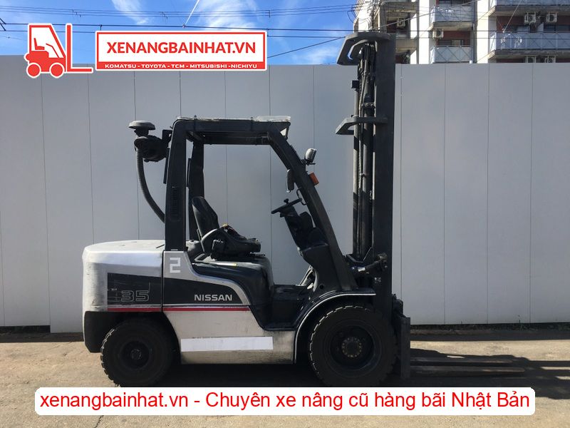 Xe nâng dầu 3.5 Tấn Nissan YG1F2A35 nâng cao 6m triple SX 2008