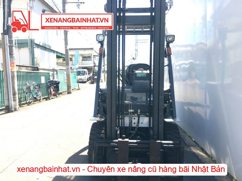 Xe nâng dầu 2.5 Tấn Nissan Y1F2A25 nâng cao 4m SX 2008