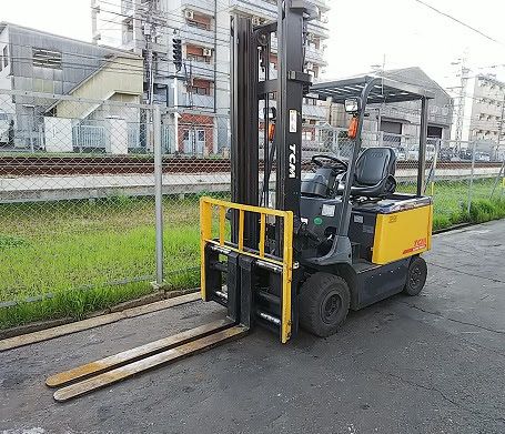 Xe nâng Điện 2.5 Tấn TCM FB25-8 nâng cao 4m SX 2013