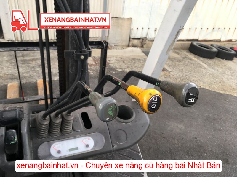 Xe nâng dầu 2.5 Tấn UNICARRIERS FHD25T3A nâng cao 3m SX 2014