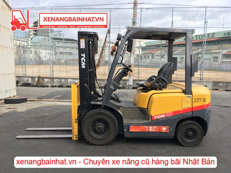 Xe nâng dầu 2.5 Tấn TCM FD25T13 nâng cao 3m SX 2012