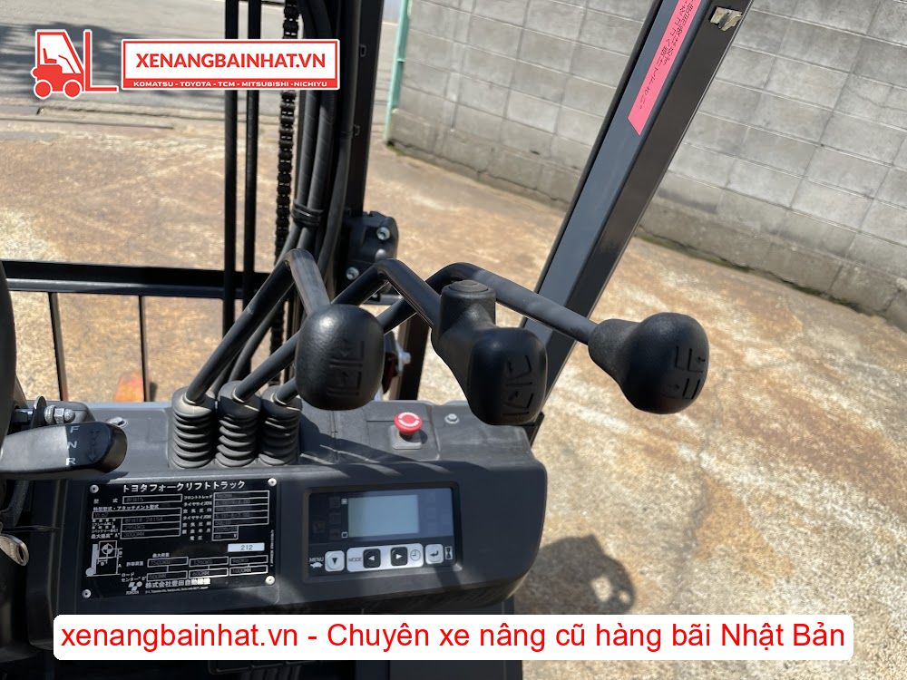 Xe nâng Điện 1.5 Tấn TOYOTA 8FB15 nâng cao 3m SX 2020