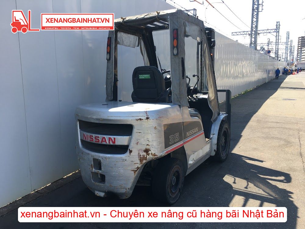 Xe nâng dầu 3.5 Tấn Nissan YG1F2A35 nâng cao 3m SX 2011