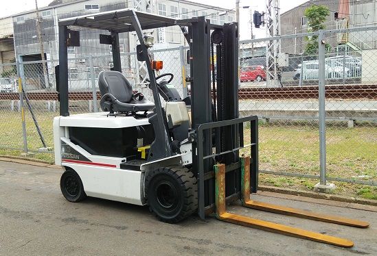 Xe nâng Điện 2 Tấn Nissan NT1B2R20 (FB20) nâng cao 3m SX 2011