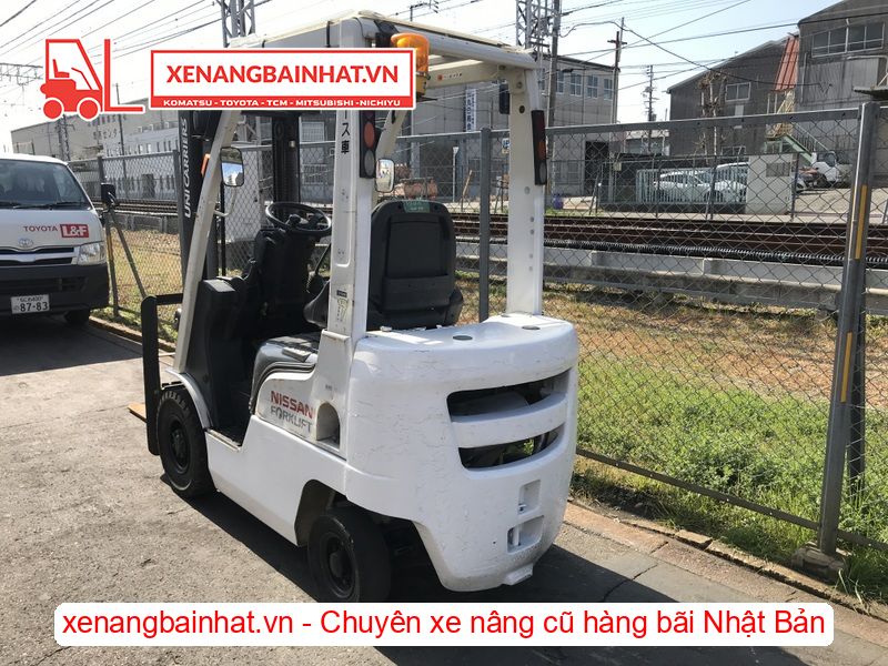 Xe nâng dầu 1.5 Tấn Nissan F1F1A15 nâng cao 3m SX 2013