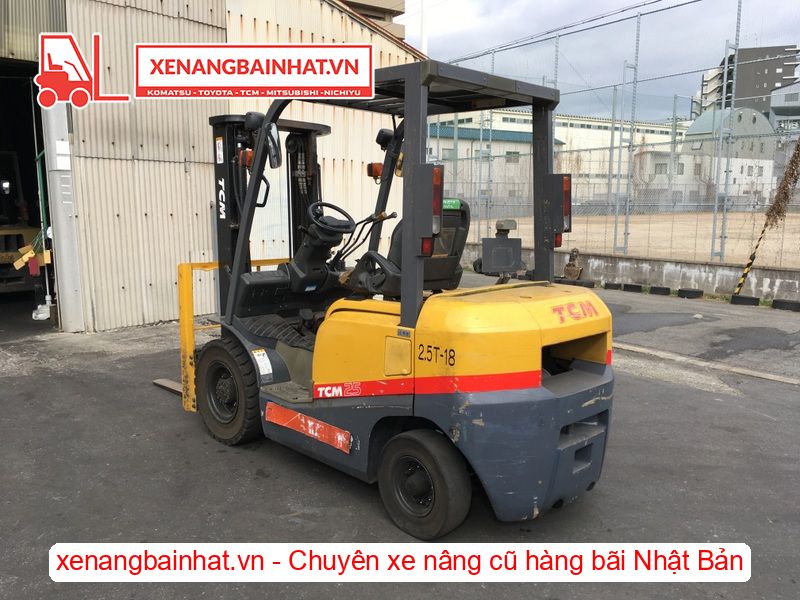 Xe nâng dầu 2.5 Tấn TCM FD25T13 nâng cao 3m SX 2012
