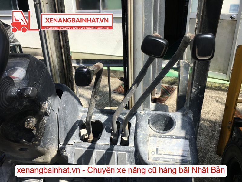 Xe nâng dầu 1.8 Tấn Nissan FL01A18 nâng cao 4m SX 2006