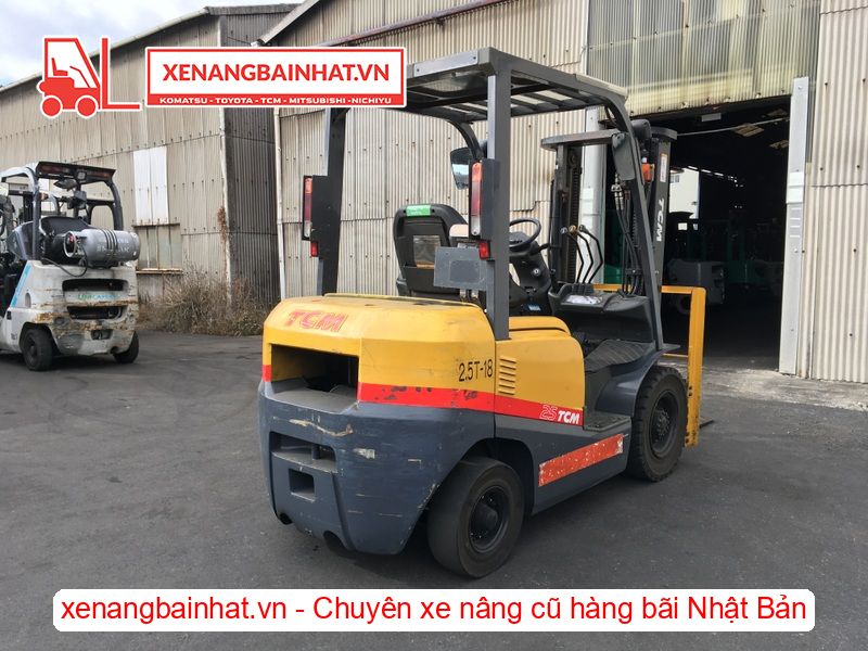 Xe nâng dầu 2.5 Tấn TCM FD25T13 nâng cao 3m SX 2012