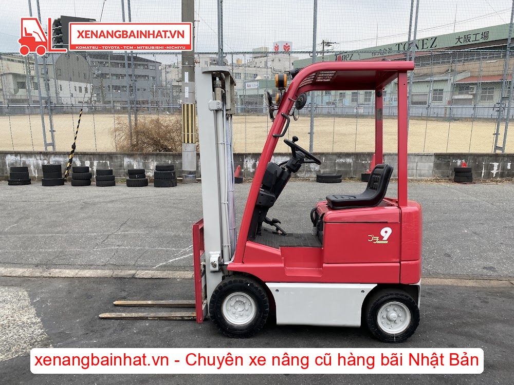 Xe nâng Điện 900Kg TOYOTA 3FB9 nâng cao 3m SX 1997