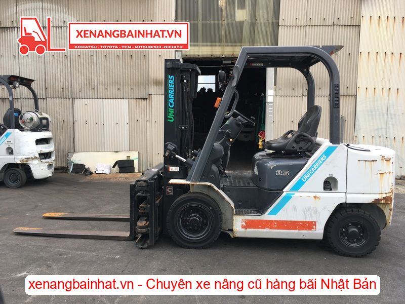 Xe nâng dầu 2.5 Tấn UNICARRIERS FHD25T5 nâng cao 3m SX 2017