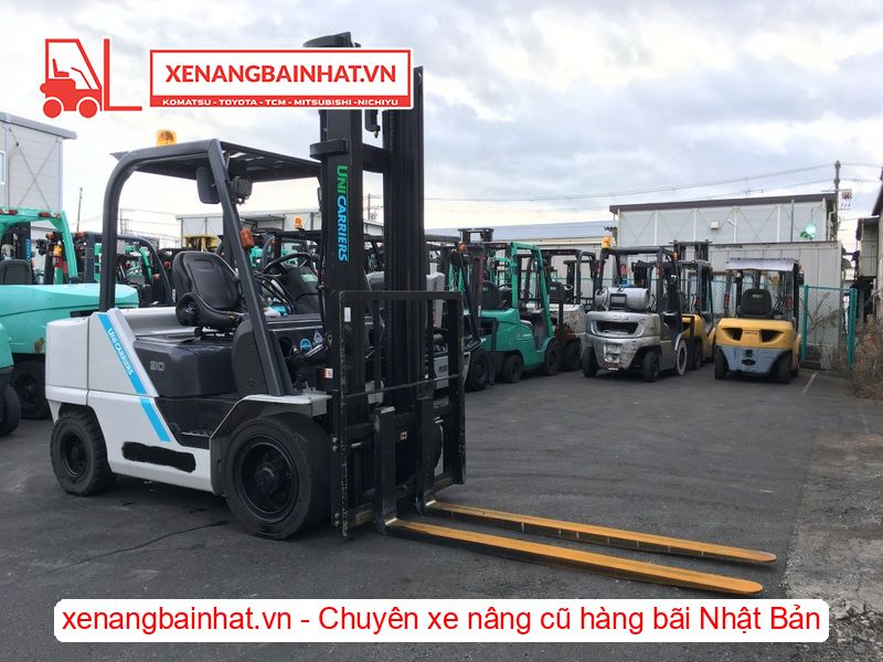 Xe nâng dầu 3 Tấn UNICARRIERS FHD30T5 nâng cao 4m SX 2016