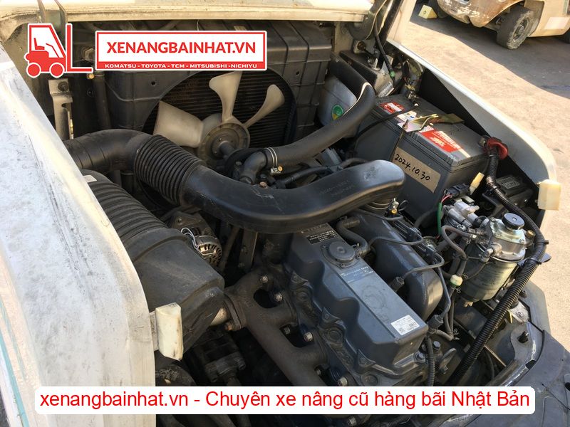 Xe nâng dầu 2 Tấn UNICARRIERS FD20T4 nâng cao 4m SX 2015