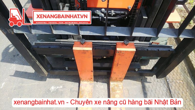 Xe nâng Điện 2.5 Tấn TOYOTA 8FB25 nâng cao 3m SX 2017