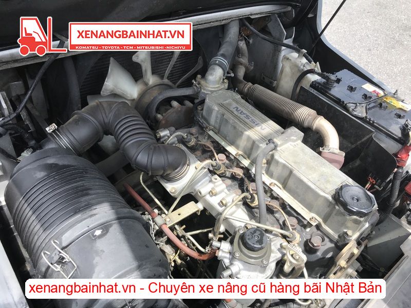 Xe nâng dầu 2 Tấn Nissan YL02A20 nâng cao 3m SX 2005