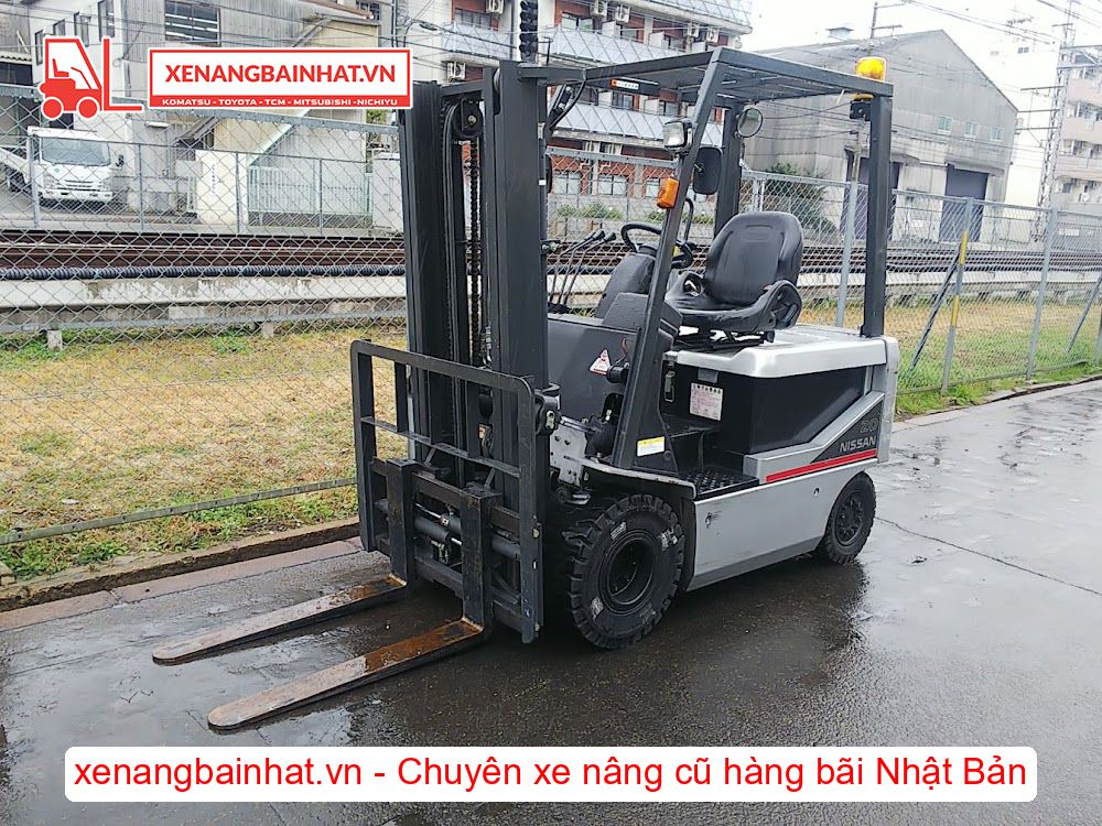Xe nâng Điện 2 Tấn Nissan P1B2L20 (FB20) nâng cao 3m SX 2011