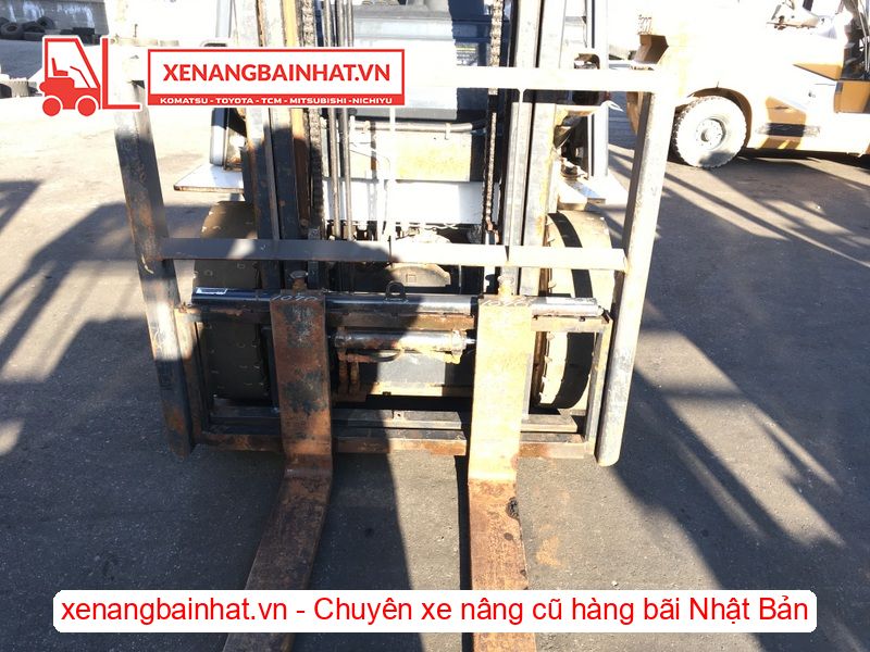 Xe nâng dầu 2.5 Tấn UNICARRIERS FD25T15M nâng cao 3m SX 2021