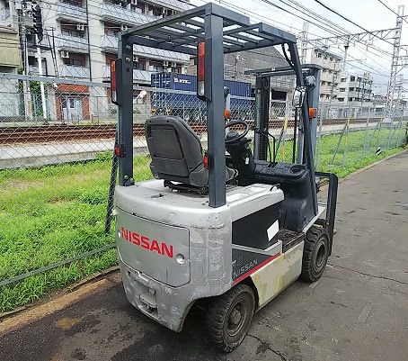 Xe nâng Điện 1.5 Tấn Nissan NK1B1L15 (FB15) nâng cao 3m SX 2006