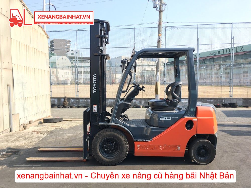 Xe nâng dầu 2 Tấn TOYOTA 02-8FD20 nâng cao 4m SX 2021