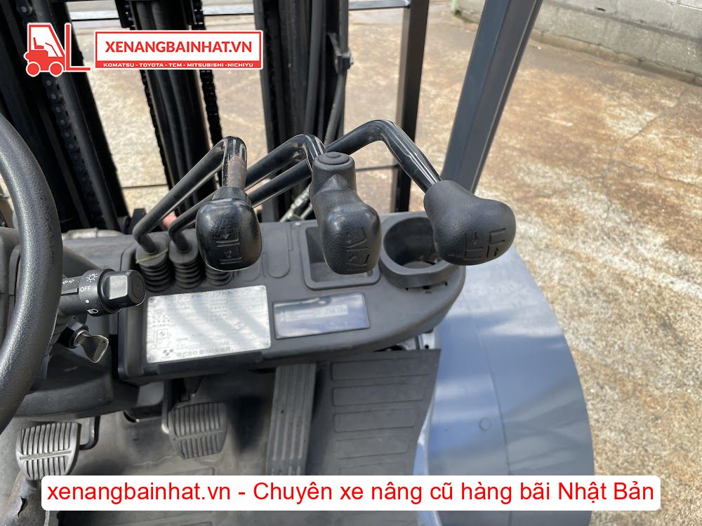 Xe nâng dầu 3.5 Tấn TOYOTA 52-8FDJ35 nâng cao 6m SX 2012