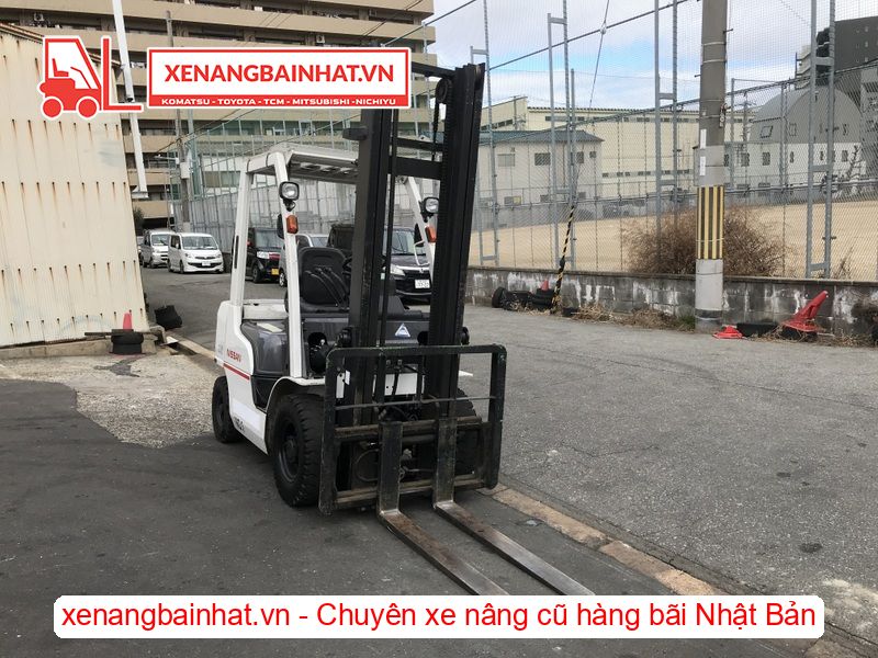 Xe nâng dầu 2.5 Tấn Nissan Y1F2A25 nâng cao 4m SX 2013