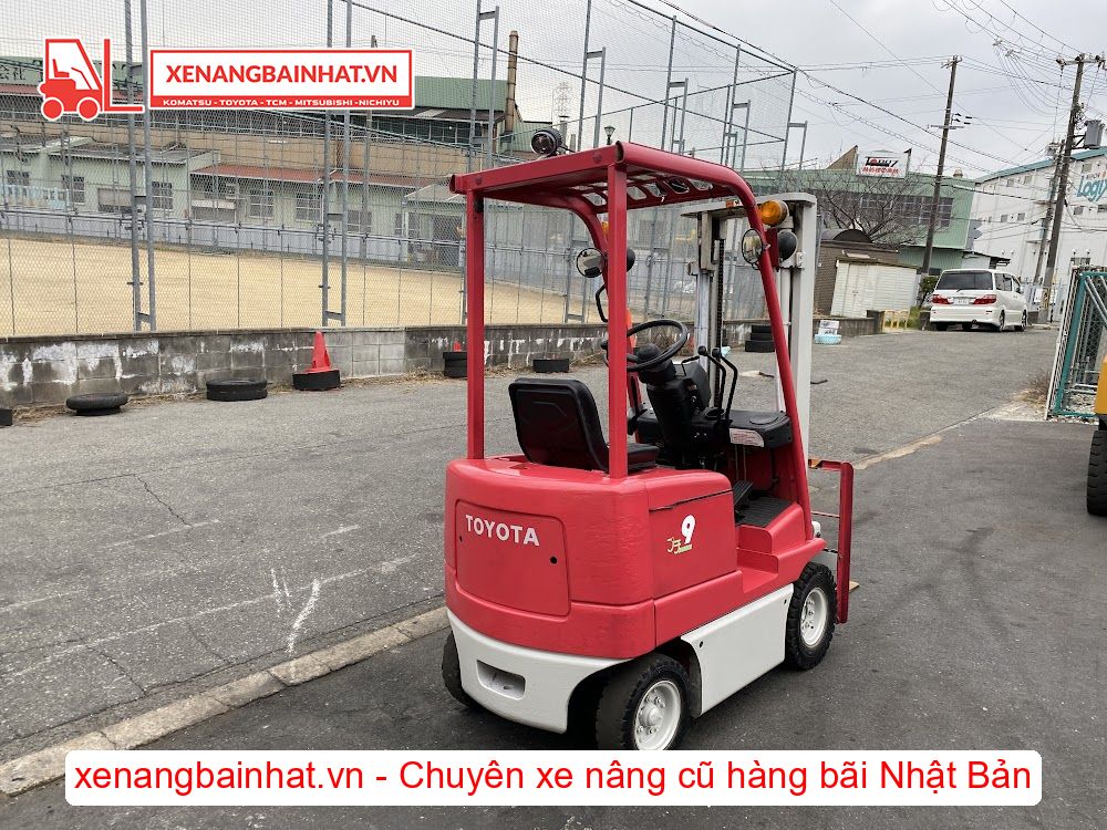Xe nâng Điện 900Kg TOYOTA 3FB9 nâng cao 3m SX 1997