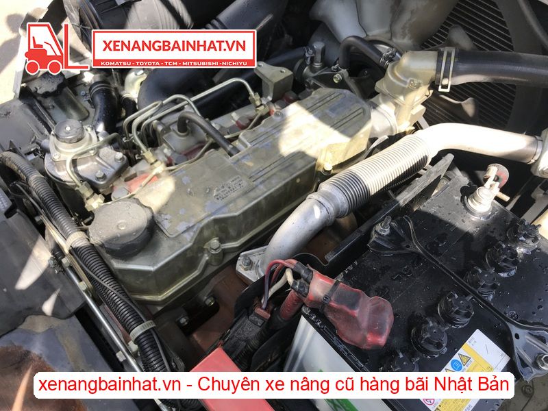 Xe nâng dầu 1.5 Tấn Nissan F1F1A15 nâng cao 4m SX 2012