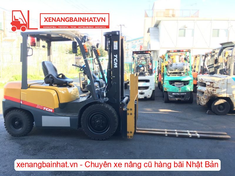 Xe nâng dầu 3 Tấn TCM FD30T4 nâng cao 3m SX 2012