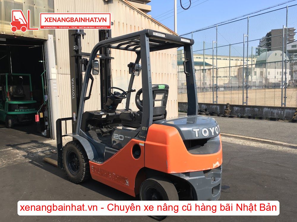Xe nâng dầu 2 Tấn TOYOTA 02-8FD20 nâng cao 4m SX 2021