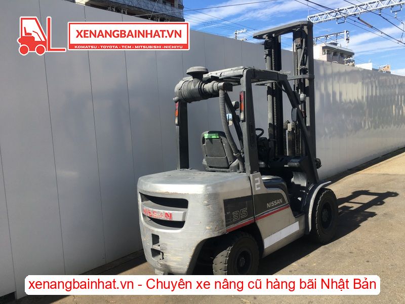 Xe nâng dầu 3.5 Tấn Nissan YG1F2A35 nâng cao 6m triple SX 2008