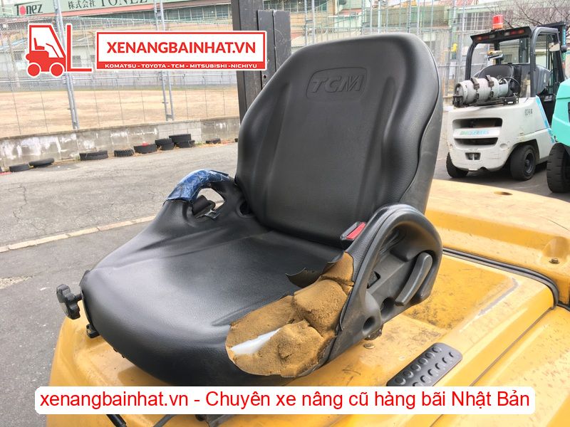 Xe nâng dầu 2.5 Tấn TCM FD25T13 nâng cao 3m SX 2012