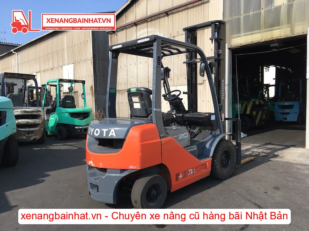 Xe nâng dầu 2 Tấn TOYOTA 02-8FD20 nâng cao 4m SX 2021
