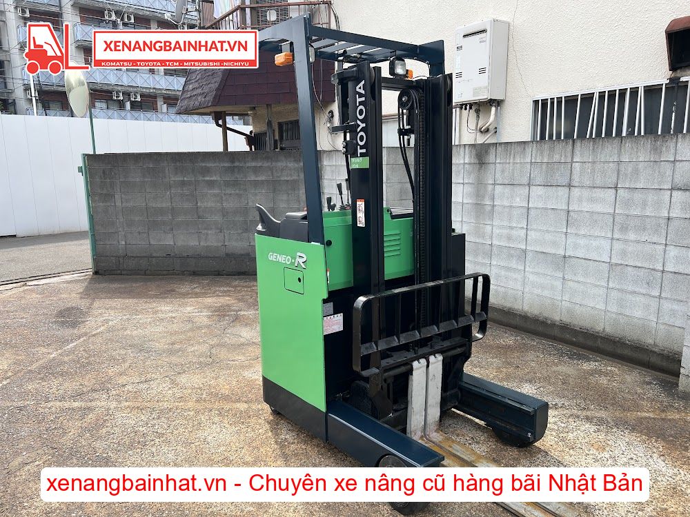 Xe nâng Điện 900Kg TOYOTA 7FBRK9 nâng cao 3m SX 2012