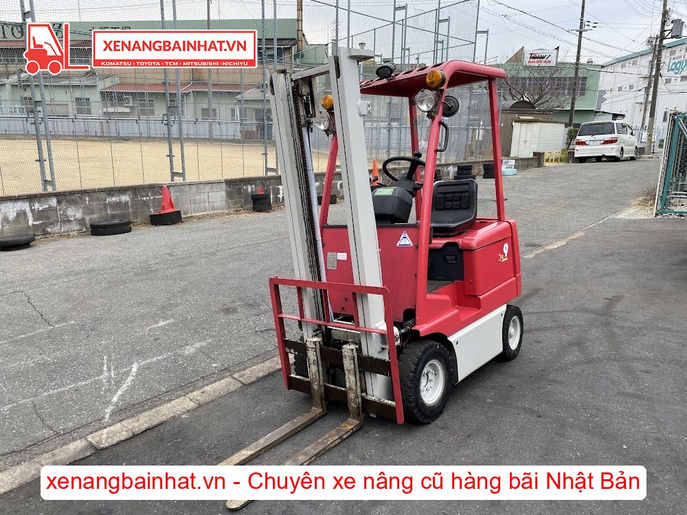 Xe nâng Điện 900Kg TOYOTA 3FB9 nâng cao 3m SX 1997